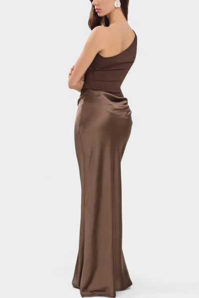 Vestido un hombro plisado